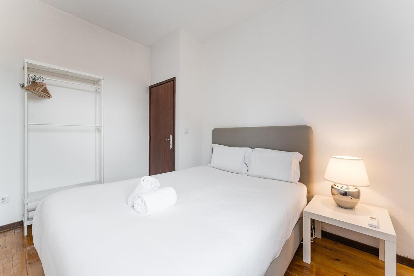 Guestready - Modern Duplex, Neo-Classical Building Porto Luaran gambar