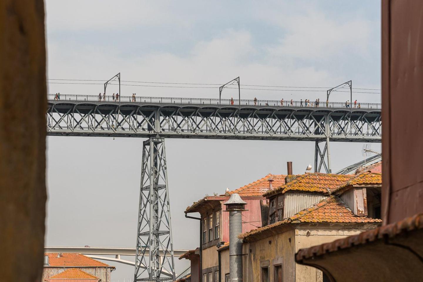 Guestready - Modern Duplex, Neo-Classical Building Porto Luaran gambar