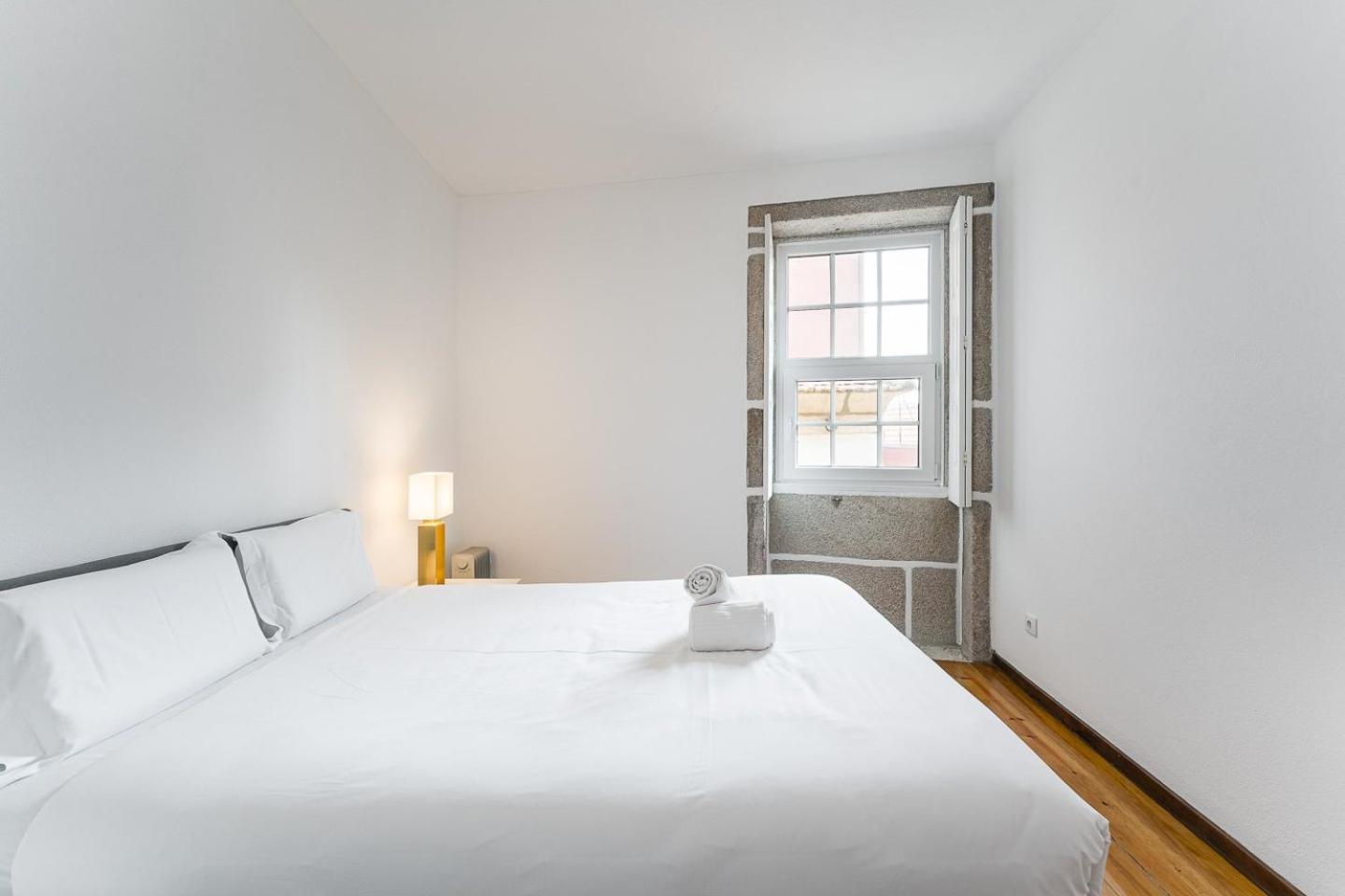 Guestready - Modern Duplex, Neo-Classical Building Porto Luaran gambar