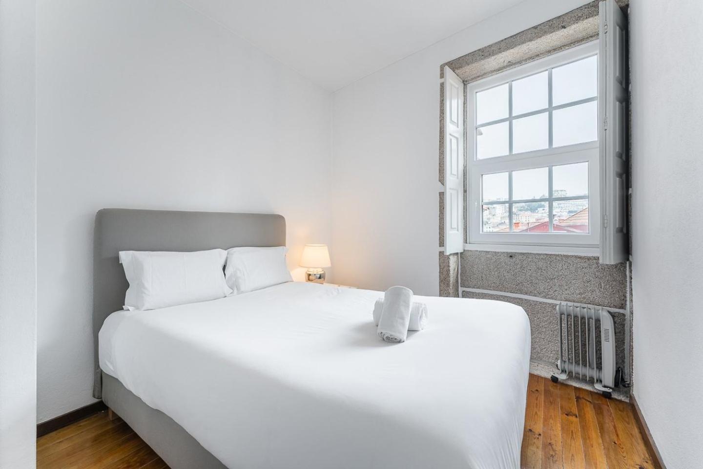Guestready - Modern Duplex, Neo-Classical Building Porto Luaran gambar