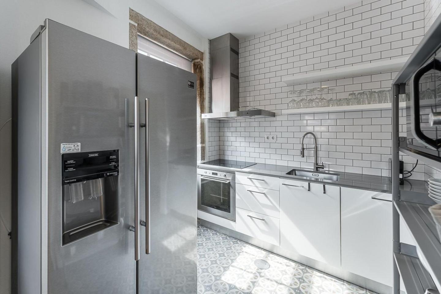 Guestready - Modern Duplex, Neo-Classical Building Porto Luaran gambar
